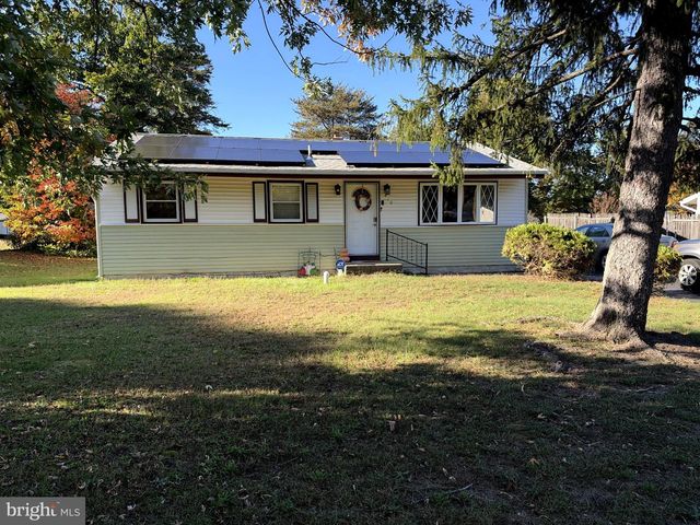 410 MAGNOLIA RD, Mount Laurel, NJ 08054