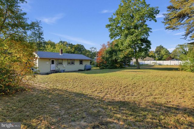 410 MAGNOLIA RD, Mount Laurel, NJ 08054