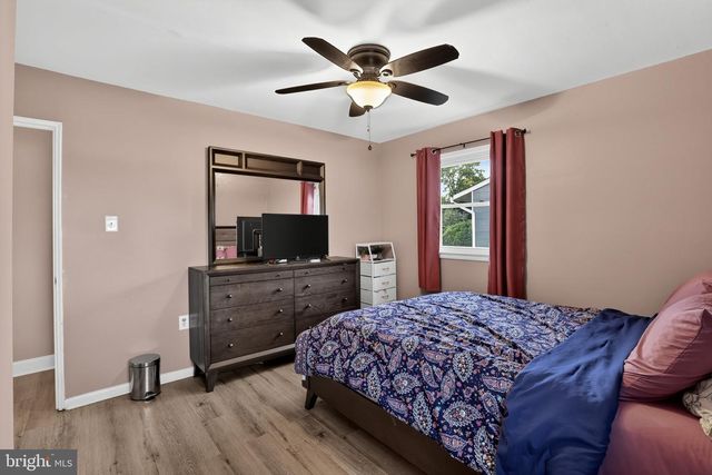 410 MAGNOLIA RD, Mount Laurel, NJ 08054