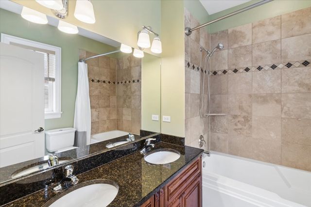 7246 N OAKLEY Avenue 1S, Chicago, IL 60645