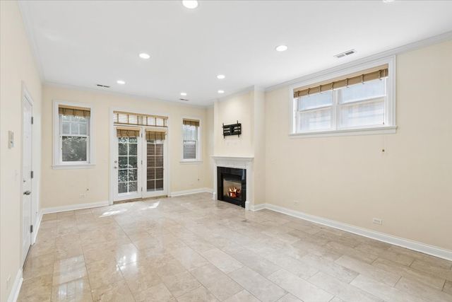 7246 N OAKLEY Avenue 1S, Chicago, IL 60645