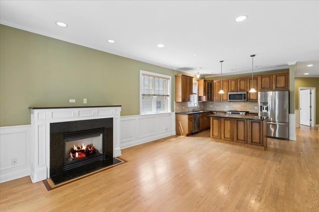7246 N OAKLEY Avenue 1S, Chicago, IL 60645
