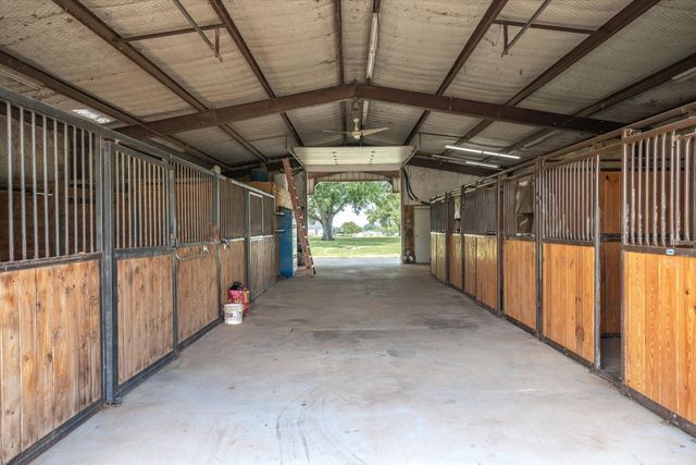 800 VZ County Road 2135, Canton, TX 75103