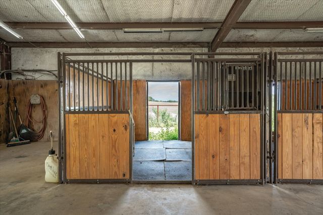 800 VZ County Road 2135, Canton, TX 75103