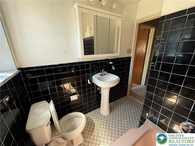 3124 Roxford Road, Allentown City, PA 18103