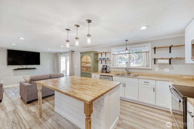 2349 SW 341st Place, Federal Way, WA 98023