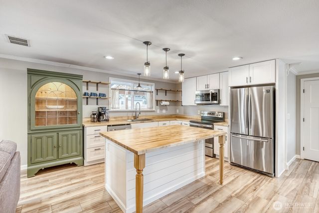 2349 SW 341st Place, Federal Way, WA 98023