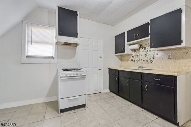 94 Manchester Ave, Paterson City, NJ 07502