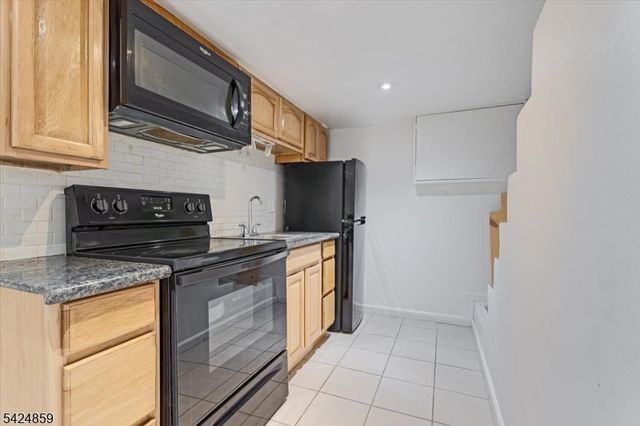 94 Manchester Ave, Paterson City, NJ 07502