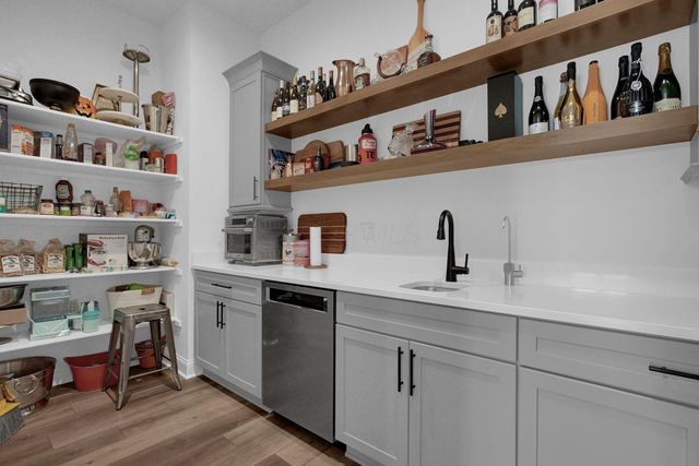 1763 Scenic Bluff Court, Delaware, OH 43015