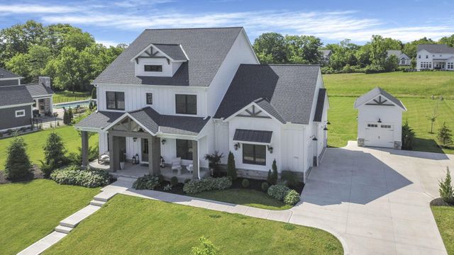 1763 Scenic Bluff Court, Delaware, OH 43015
