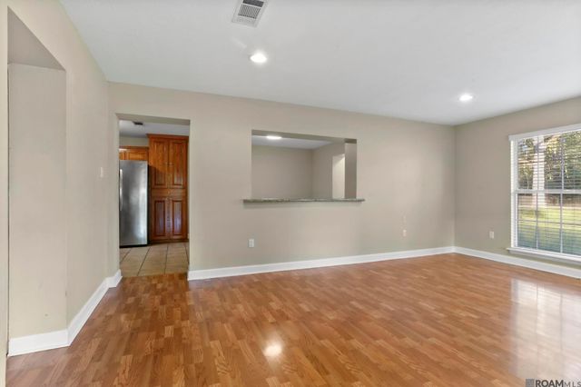 19264 Perrilloux Rd, Livingston, LA 70754