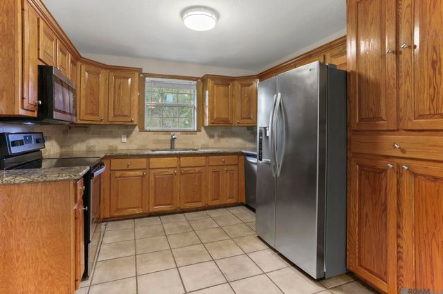 19264 Perrilloux Rd, Livingston, LA 70754