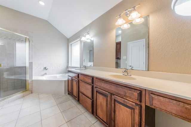 5212 Estrella Lane, Benbrook, TX 76126