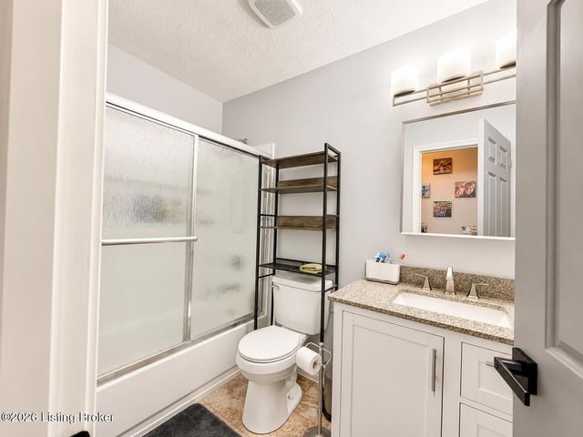 3612 Echo Valley Circle Cir, La Grange, KY 40031