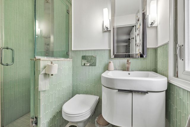 8 Snug Harbor Drive, Danbury, CT 06811