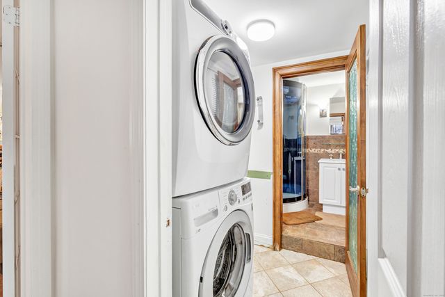 8 Snug Harbor Drive, Danbury, CT 06811