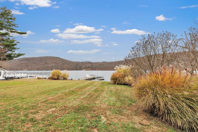 8 Snug Harbor Drive, Danbury, CT 06811