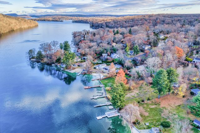 8 Snug Harbor Drive, Danbury, CT 06811