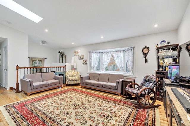 8 Snug Harbor Drive, Danbury, CT 06811