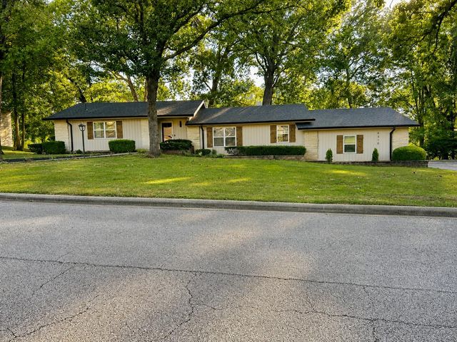 8310 Interlochen Drive, Nixa, MO 65714