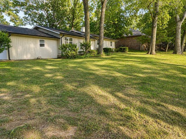 8310 Interlochen Drive, Nixa, MO 65714