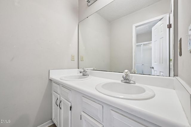 2800 W Jameson Road, Raleigh, NC 27604
