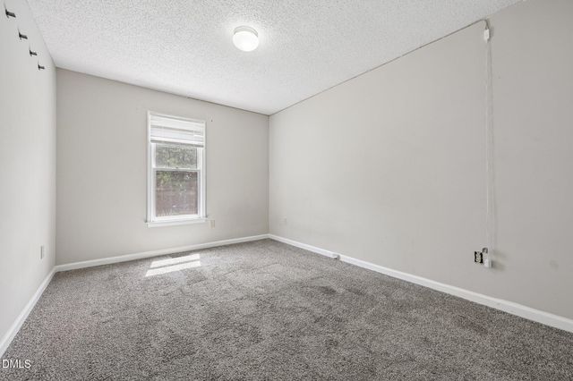 2800 W Jameson Road, Raleigh, NC 27604