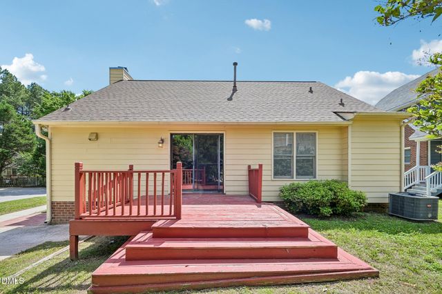 2800 W Jameson Road, Raleigh, NC 27604