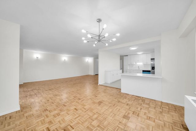 7033 N KEDZIE Avenue 815, Chicago, IL 60645