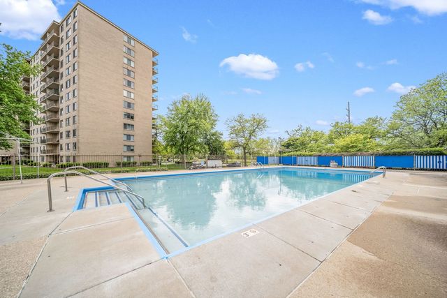 7033 N KEDZIE Avenue 815, Chicago, IL 60645