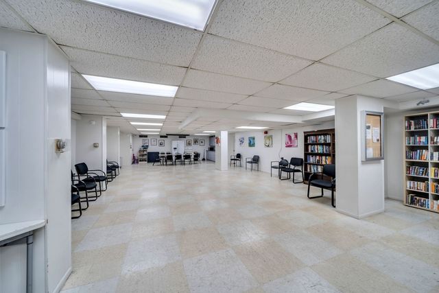 7033 N KEDZIE Avenue 815, Chicago, IL 60645
