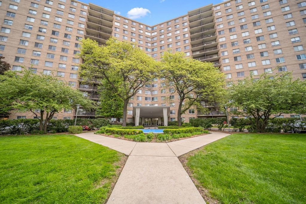 7033 N KEDZIE Avenue 815, Chicago, IL 60645