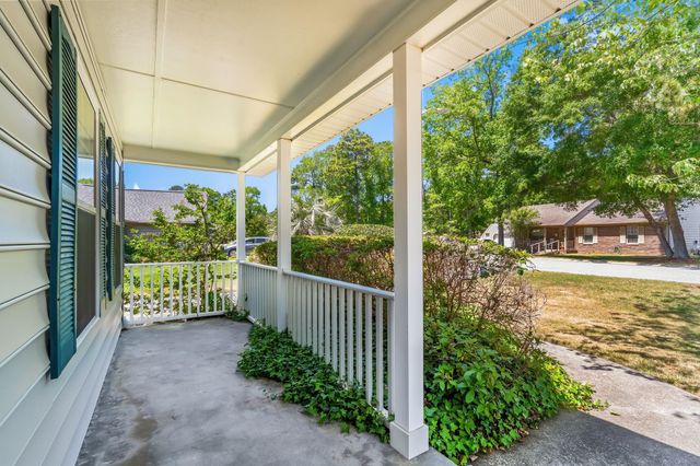 108 Woodlake Dr., Murrells Inlet, SC 29576