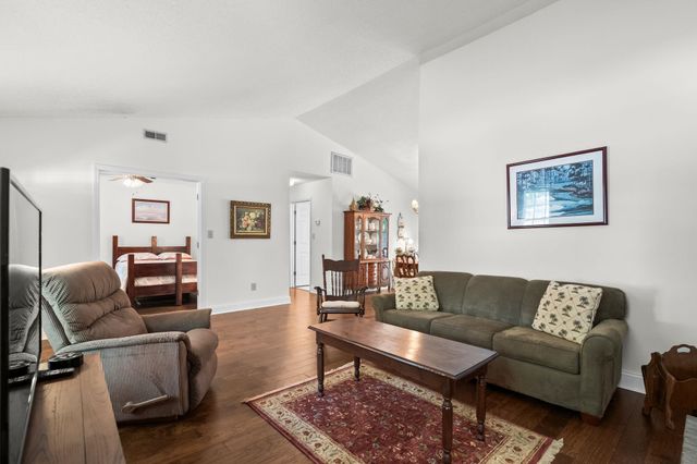 108 Woodlake Dr., Murrells Inlet, SC 29576