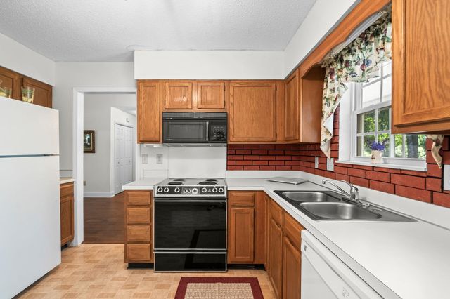 108 Woodlake Dr., Murrells Inlet, SC 29576