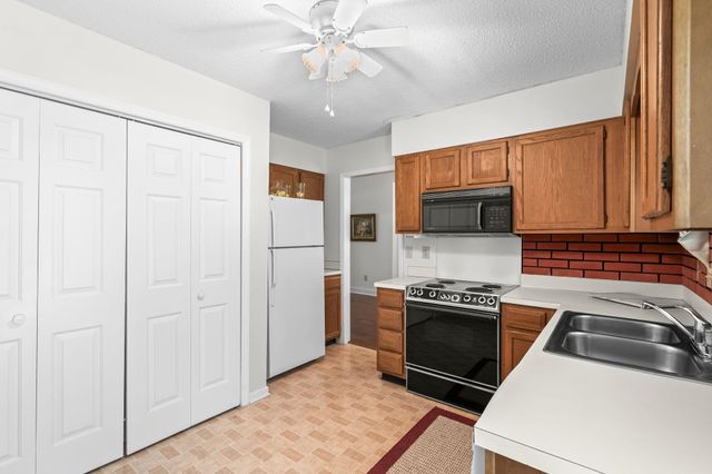 108 Woodlake Dr., Murrells Inlet, SC 29576