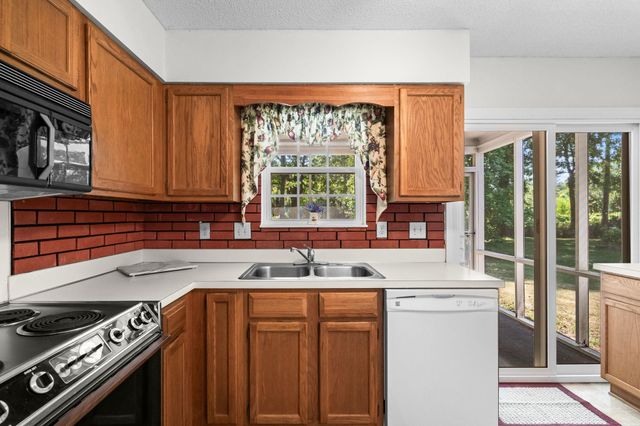 108 Woodlake Dr., Murrells Inlet, SC 29576