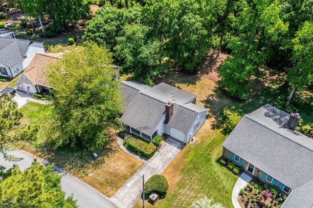 108 Woodlake Dr., Murrells Inlet, SC 29576