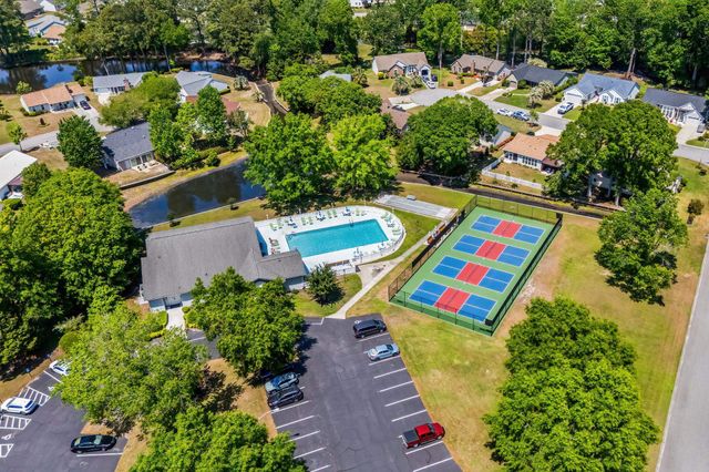 108 Woodlake Dr., Murrells Inlet, SC 29576