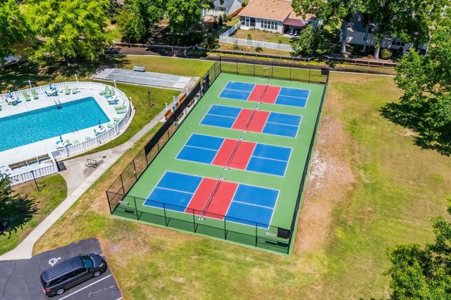 108 Woodlake Dr., Murrells Inlet, SC 29576