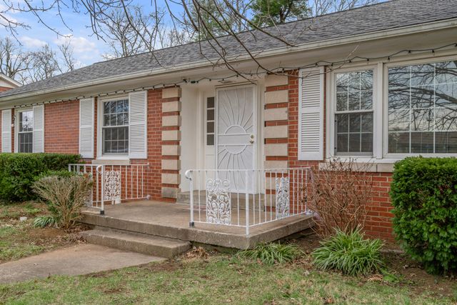 126 Londonderry Drive, Lexington, KY 40504