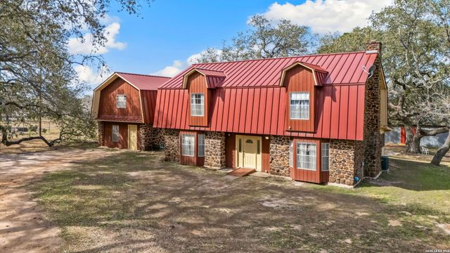 1240 County Road 324, Adkins, TX 78101