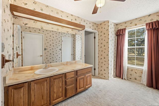 1240 County Road 324, Adkins, TX 78101