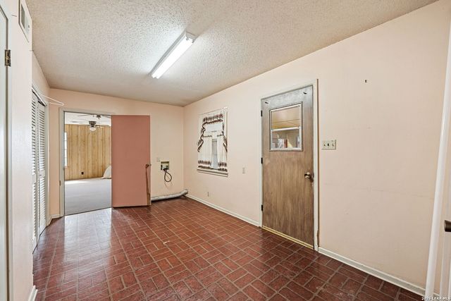 1240 County Road 324, Adkins, TX 78101