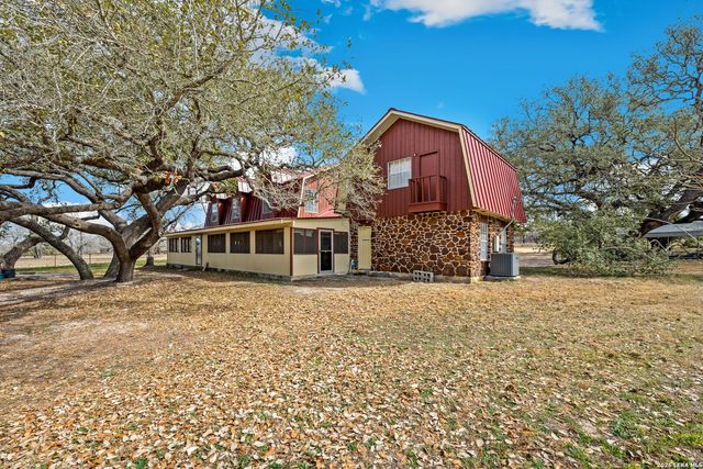 1240 County Road 324, Adkins, TX 78101