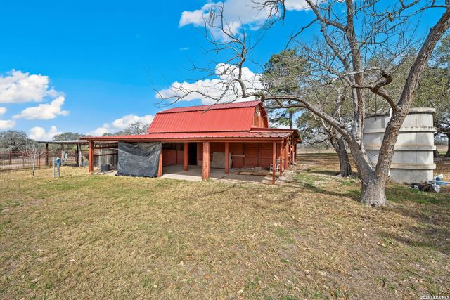 1240 County Road 324, Adkins, TX 78101