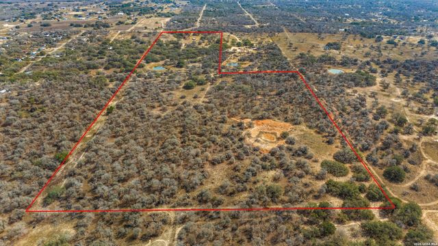 1240 County Road 324, Adkins, TX 78101