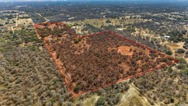 1240 County Road 324, Adkins, TX 78101