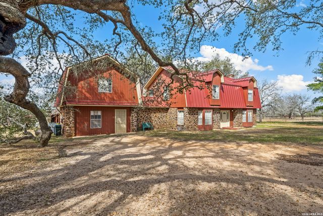 1240 County Road 324, Adkins, TX 78101
